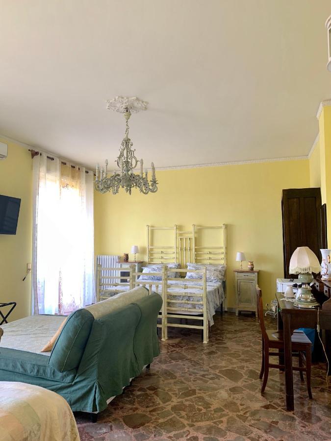 Bed and Breakfast Larala' Lecce Esterno foto